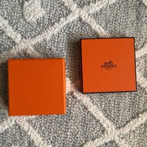 Hermès bracelet box with Hermès velvet pouch